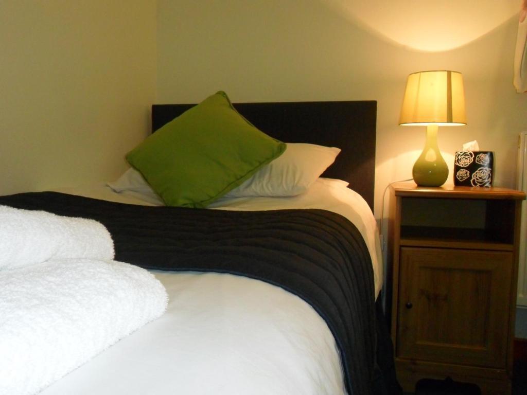 Stag Coach House Otel Carmel Oda fotoğraf